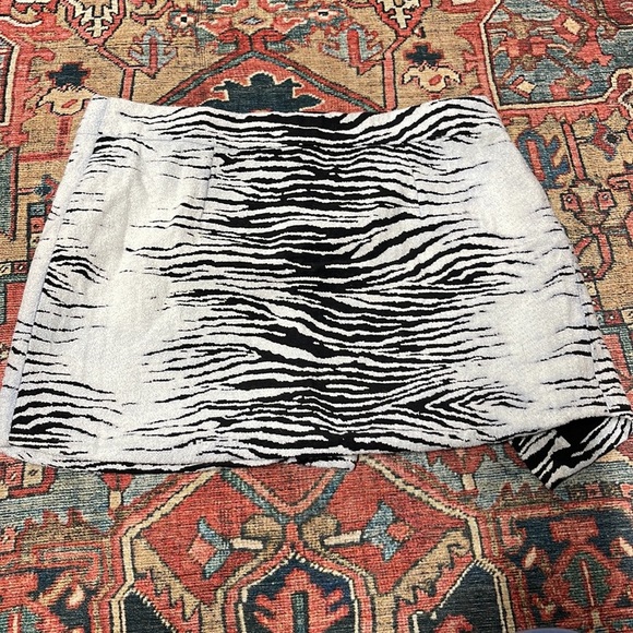 NWOT THE ATTICO Cloe Mini Skirt in White & Black - Picture 9 of 9